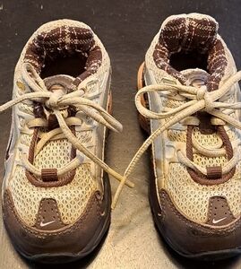 Nike Shox Girl's Pink & Brown Sneakers   Size 5C